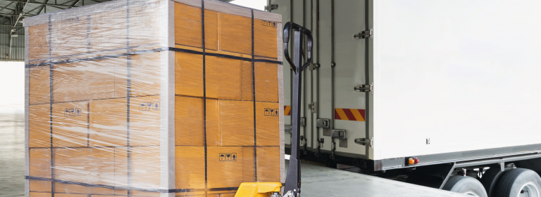 https://www.omnilink.cc/wp-content/uploads/2021/09/Tecnologia-diminui-riscos-no-transporte-de-carga-768x281.png